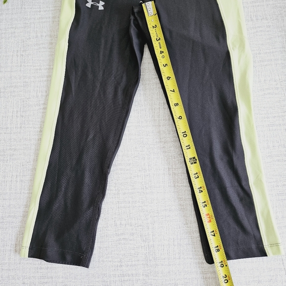 🆕️UNDER ARMOUR Compression Tight Capris Athletic Legging SZ Medium - Picture 7 of 11